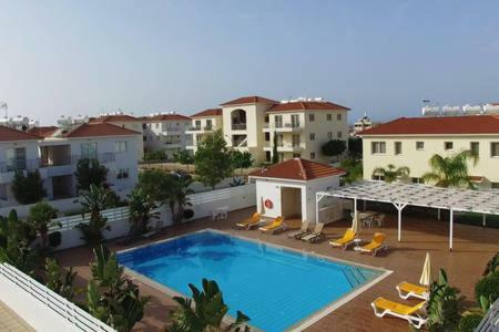 Cosy Apartment In A Luxury Resort Paralimni Exteriör bild