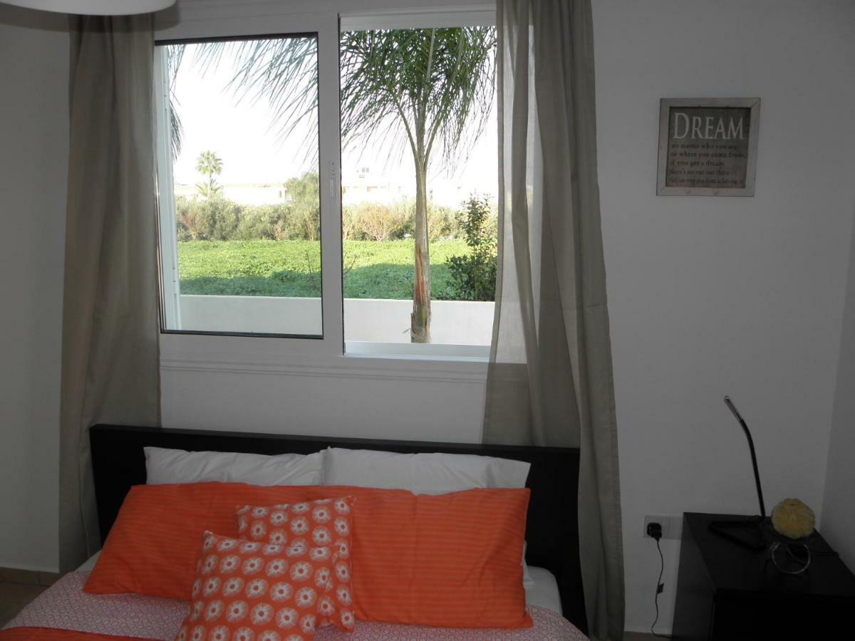 Cosy Apartment In A Luxury Resort Paralimni Exteriör bild